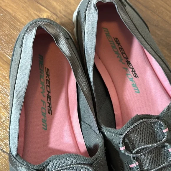 Skechers  Gray Pink Sparkles Lightweight Memory Foam Slip On Shoes Women's 11 - Picture 4 of 12